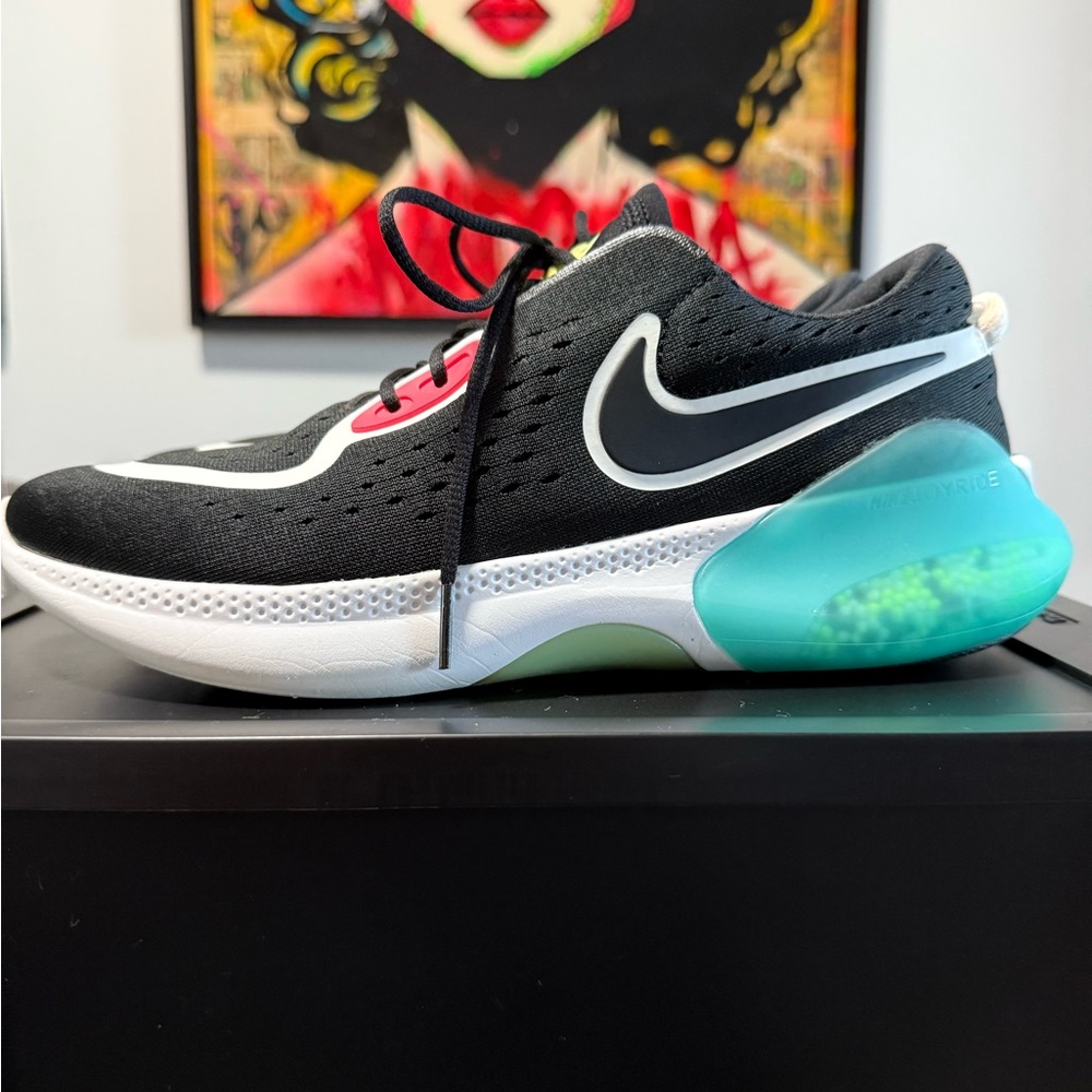 Nike Black and White Athletic Shoes with Sleek Design
